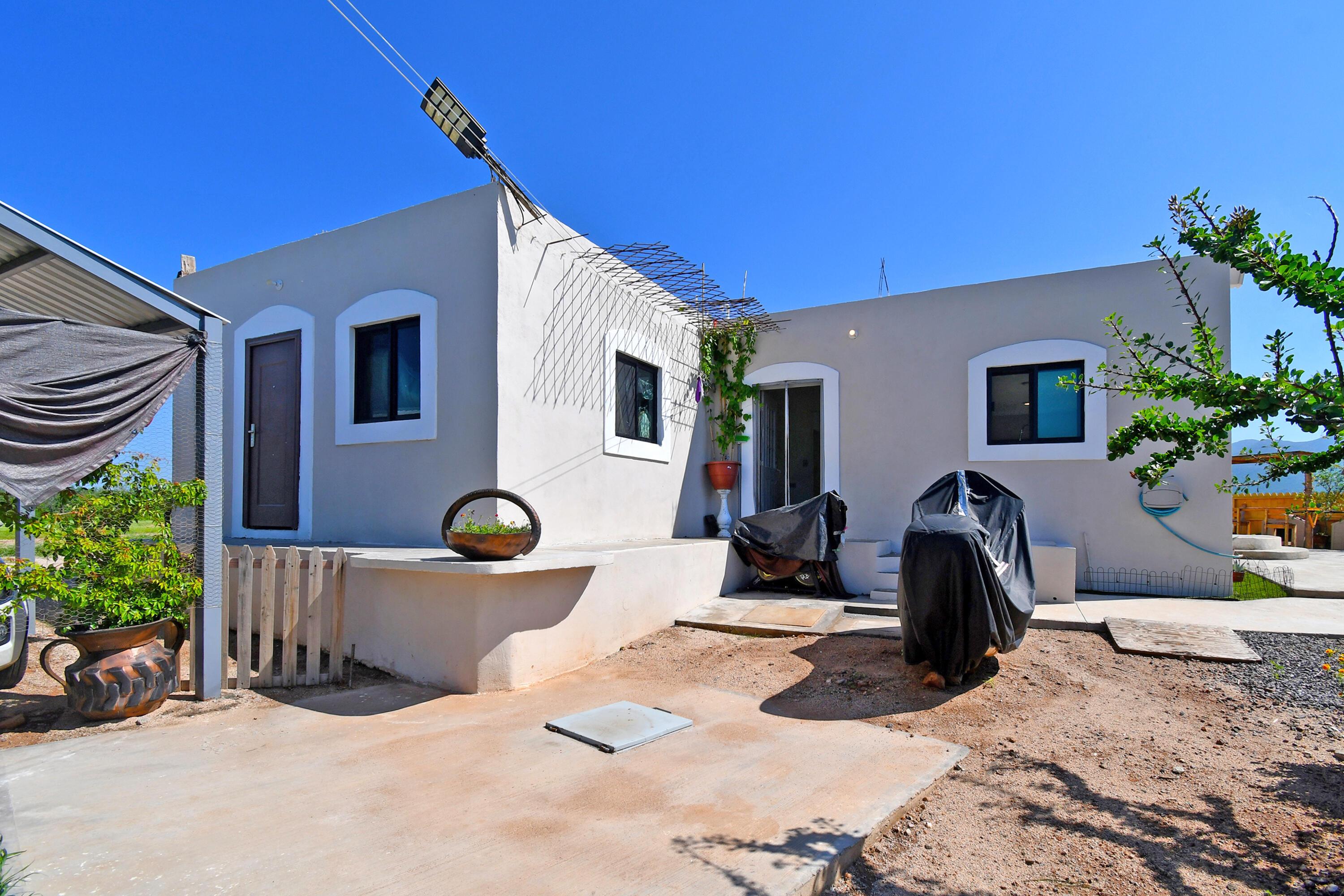 Hilltop House & Land, La Paz