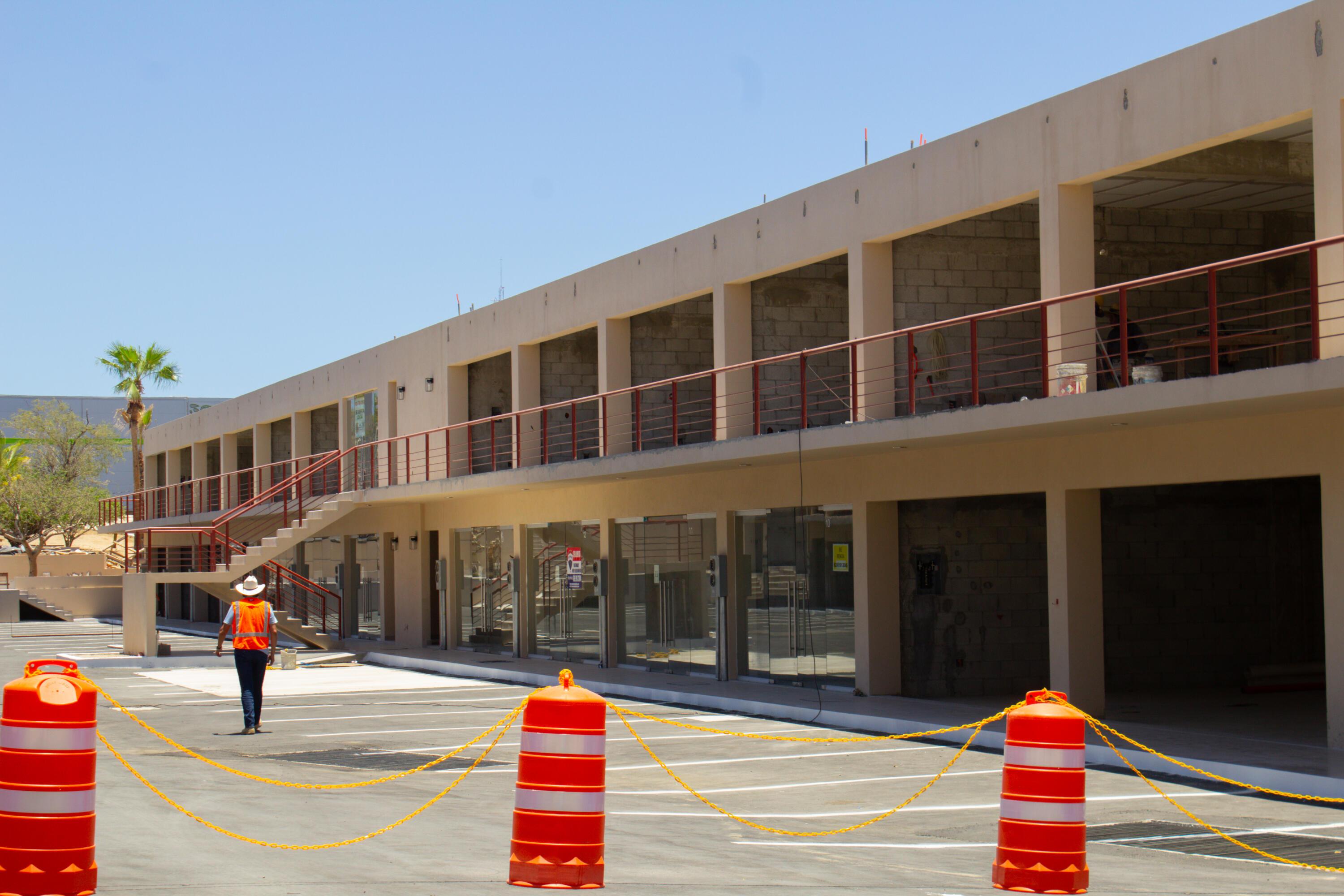 Las Olas Plaza Local 03, Cabo Corridor