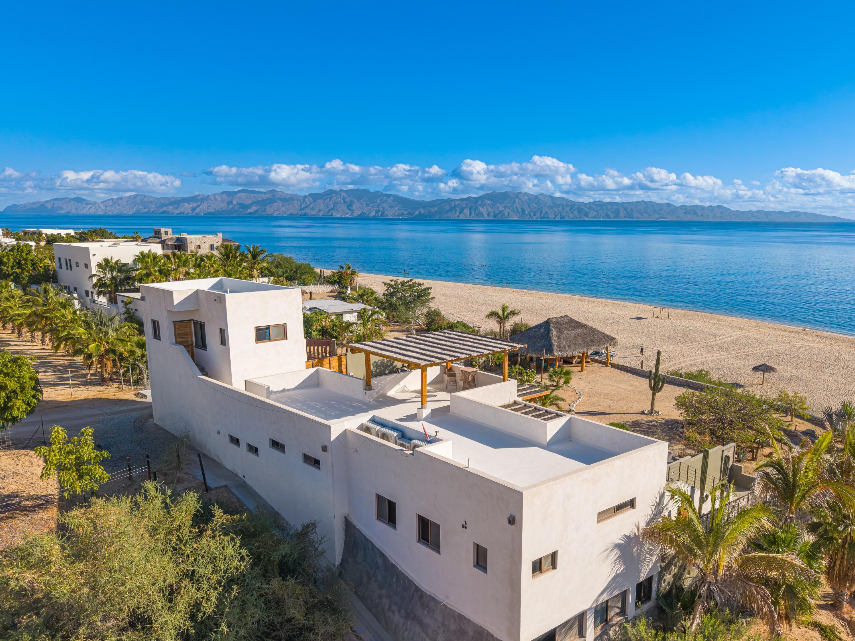 Casa Vie En Rose, Beachfront, La Paz