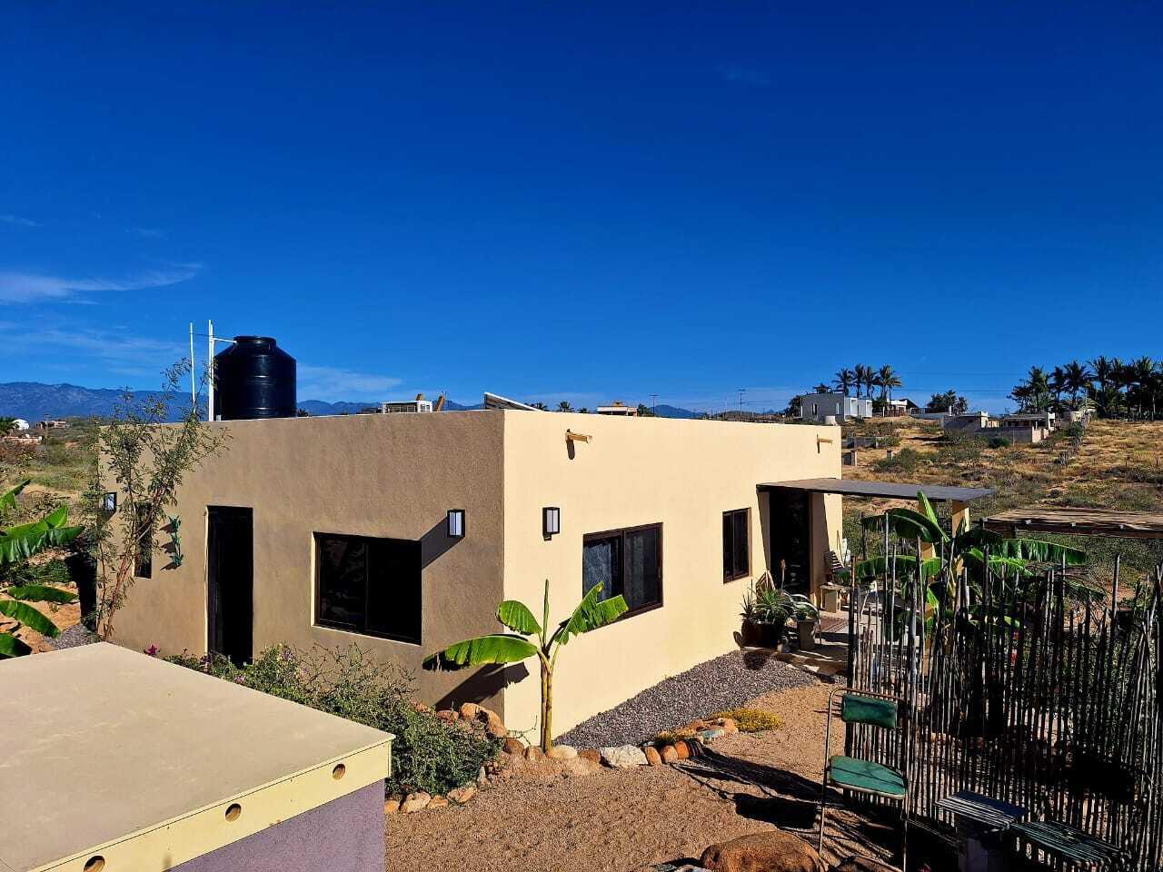 Casa Mariposa, Pacific