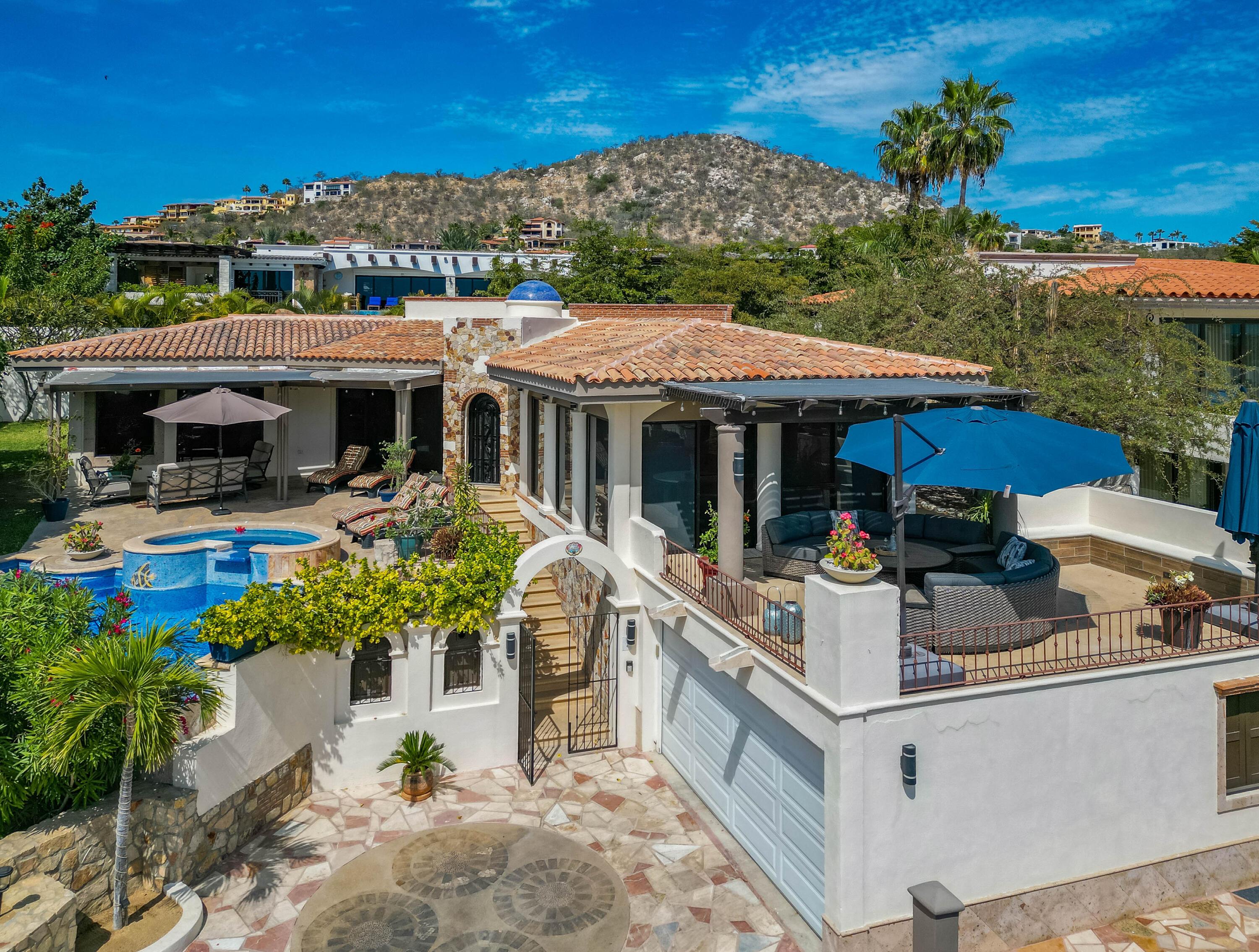 A7 Rancho Paraiso, Casa Teva, Cabo Corridor