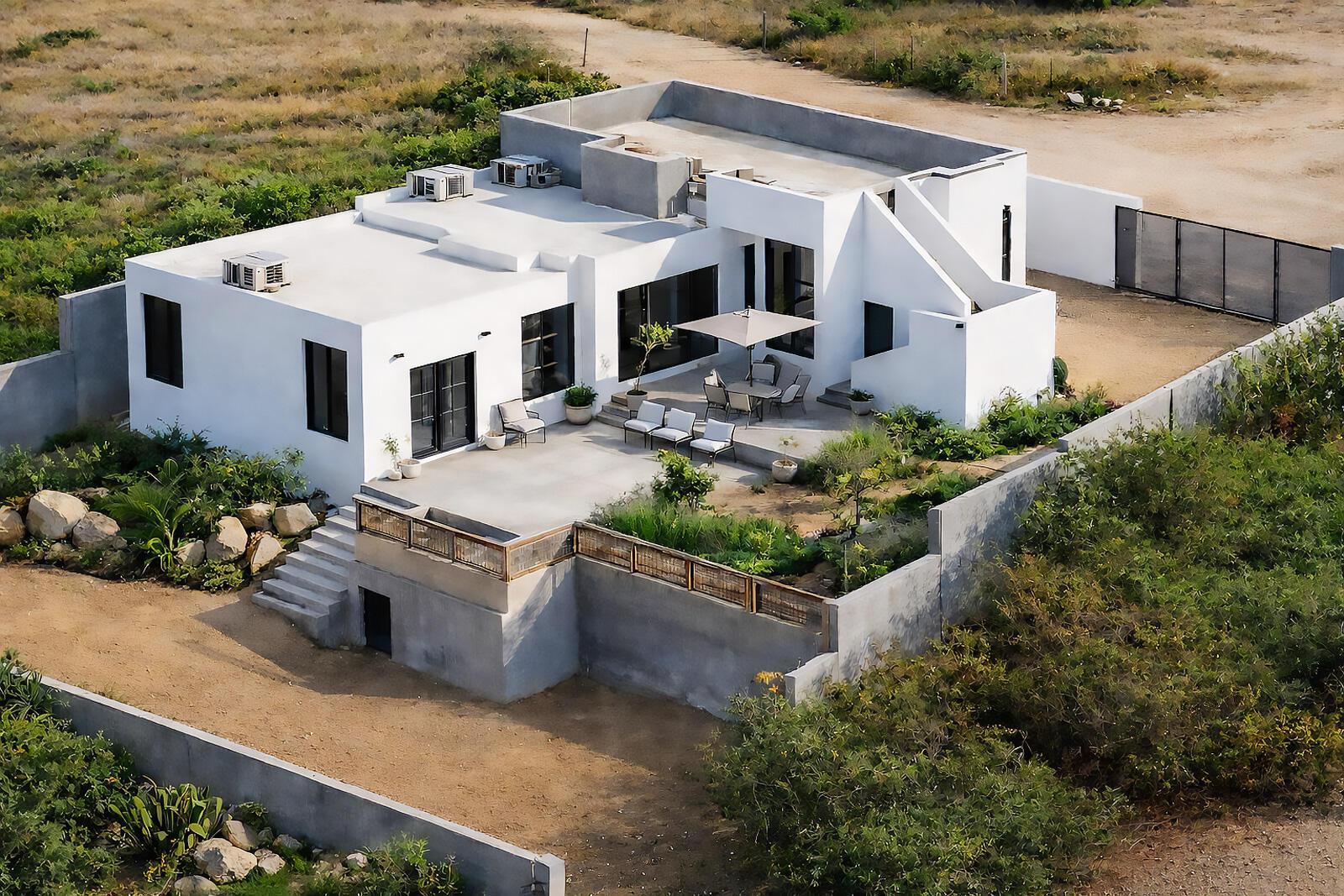 Casa Alta Blanca, Pacific