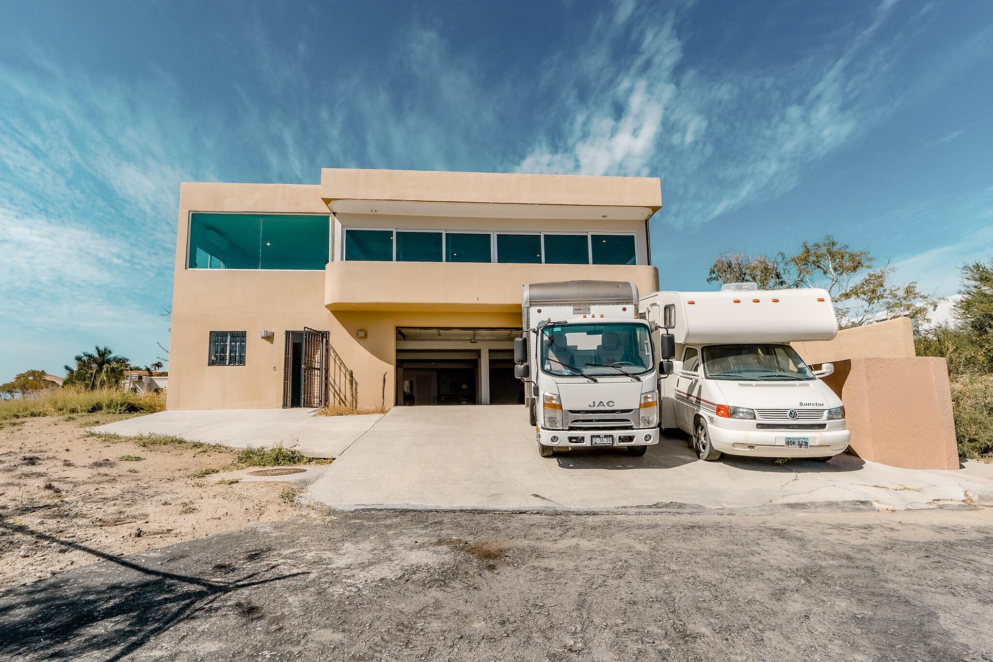 Casa Pelicano, Cabo Corridor