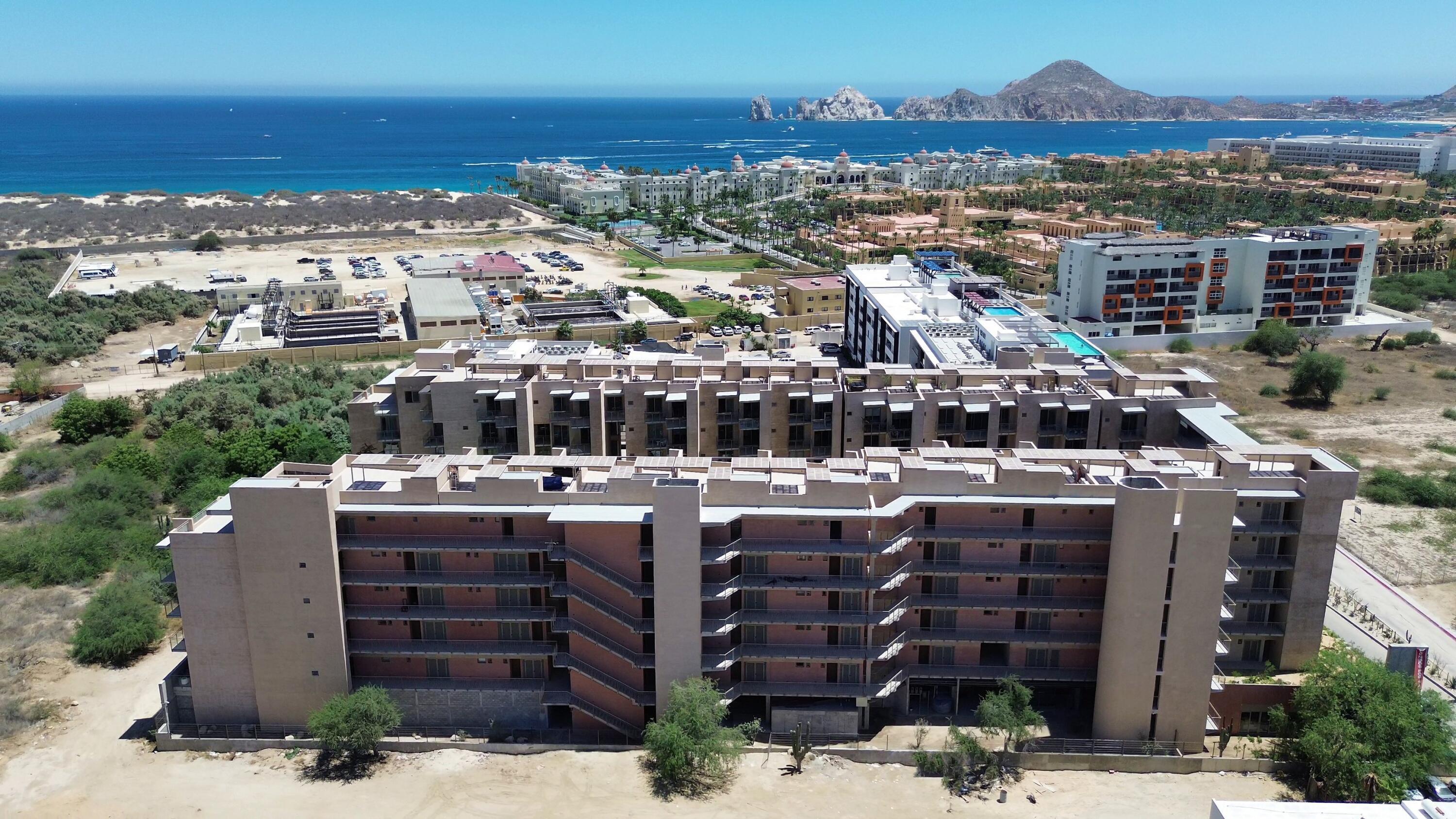 Las Arenas, Cabo Corridor