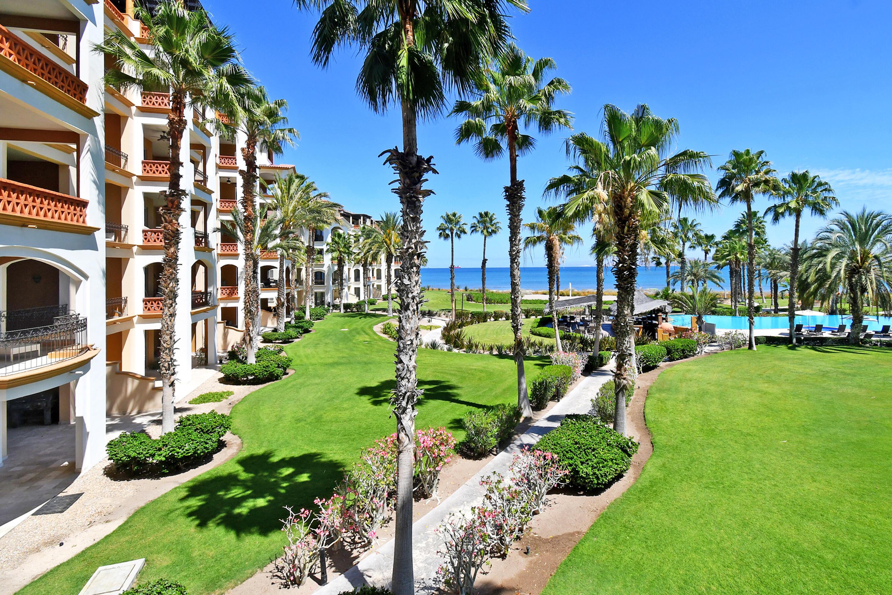E204 Avenida Palmeras, Beach Front Condominium, La Paz