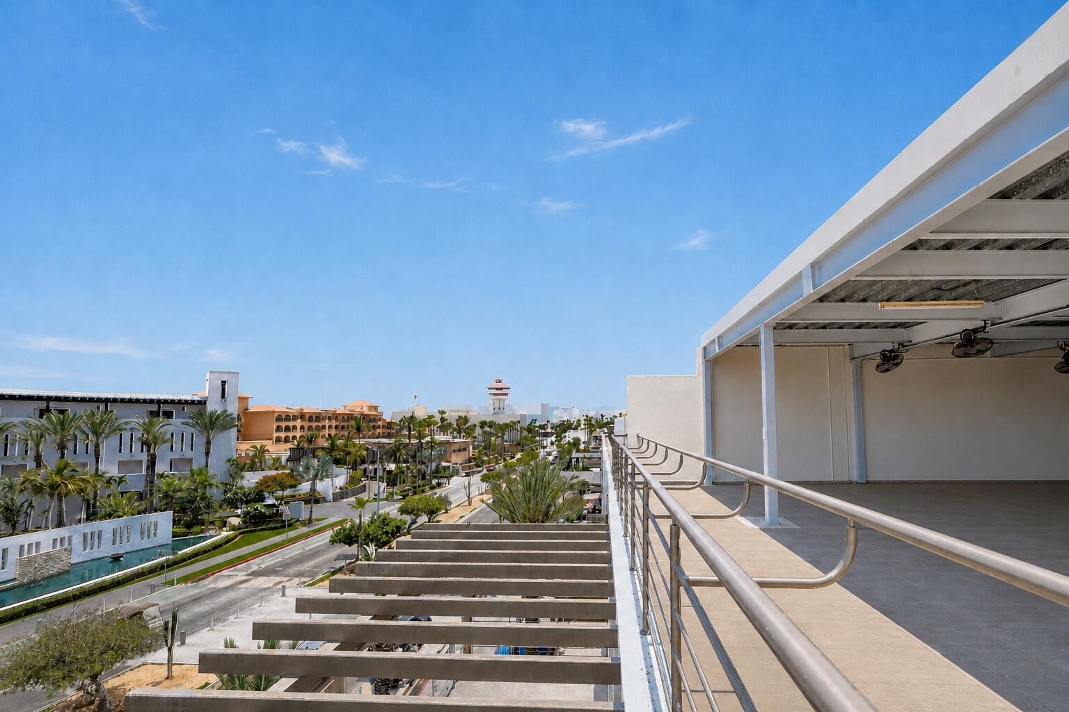 Plaza Pescador T4, Terrace With View To Avenue, San José del Cabo